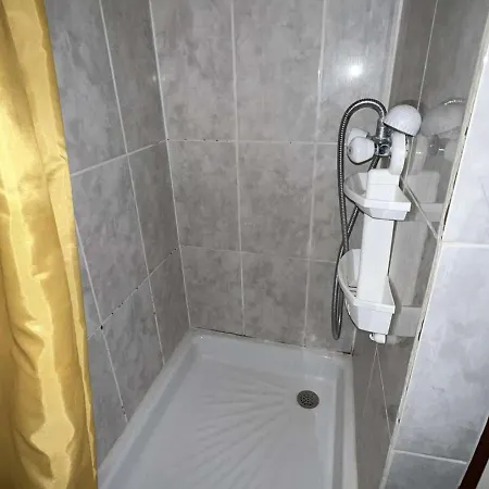 Avec Mezzanine, Ascenseur, Commerces A Proximite, Lave-linge, Animaux Admis - Fr-1-702-29