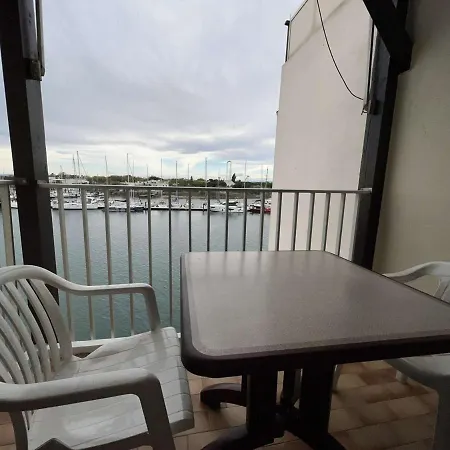 Apartment Avec Mezzanine, Ascenseur, Commerces A Proximite, Lave-linge, Animaux Admis - Fr-1-702-29 Agde